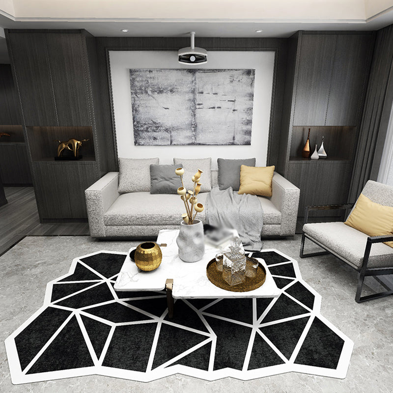 Novelty Living Room Irregular Rug in Black and White Geometric Fan Design Rug Polyester Pet-Friendly Area Rug