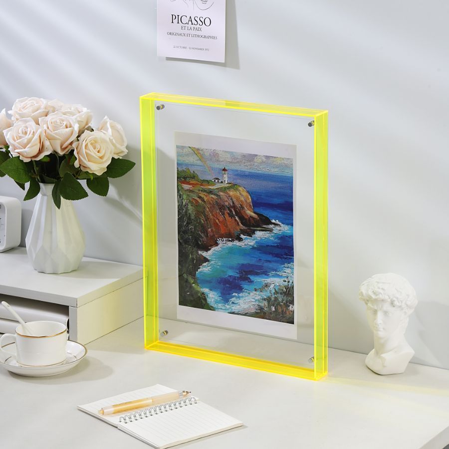AcrylicFrame – Luxury Art Deco Photo Frame