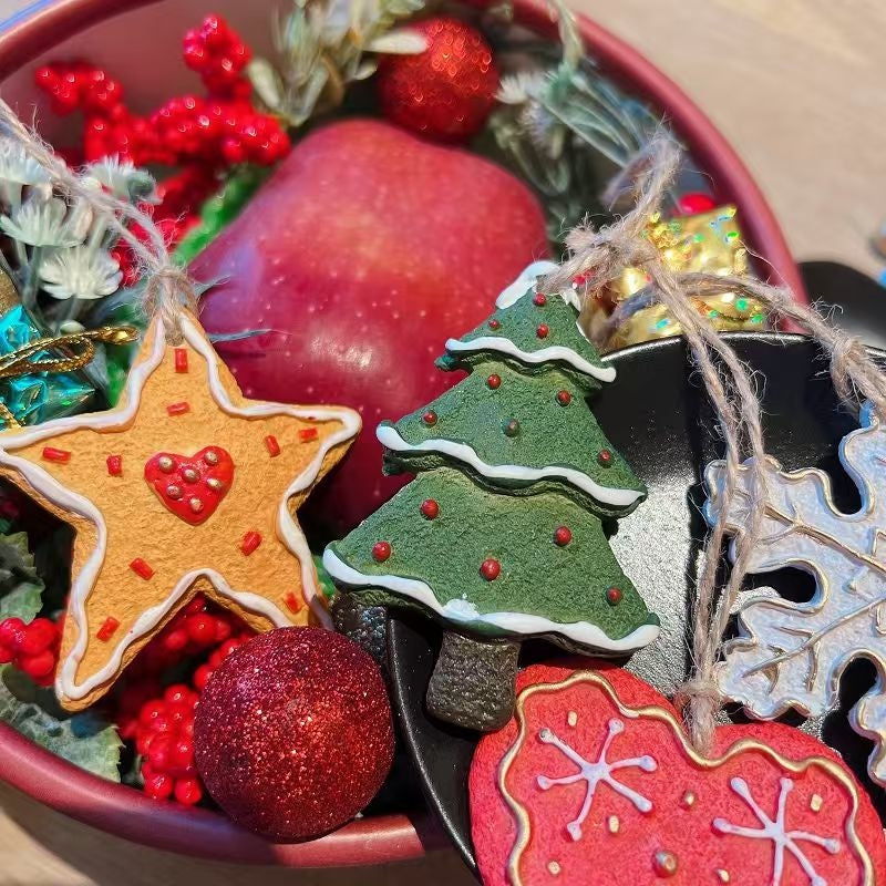Retro Christmas Resin Small Snowflake & Pentagram Pendant