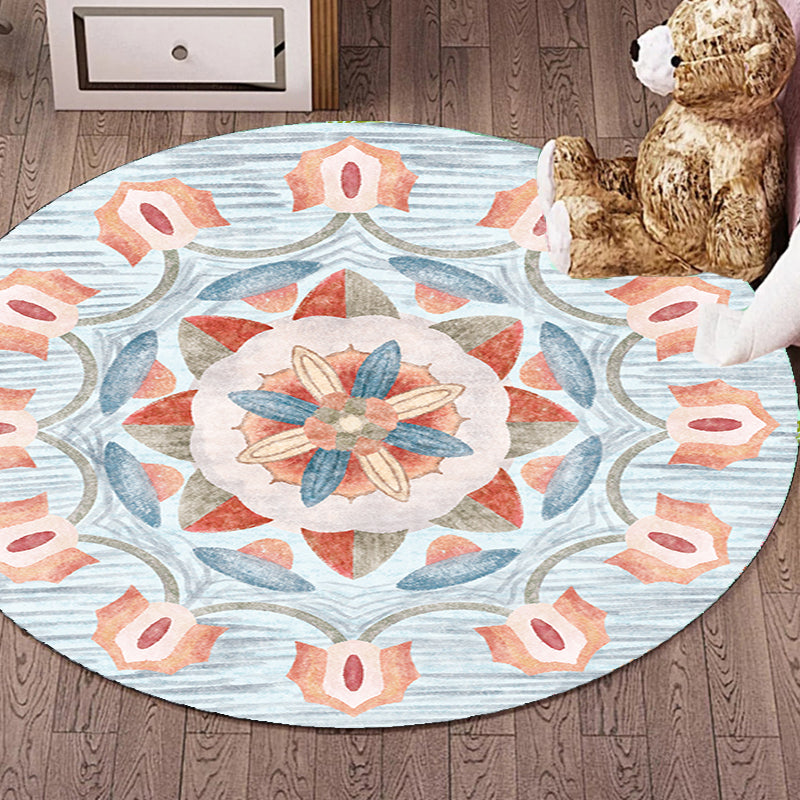 Retro Tribal Circles Pattern Carpet Yellow and Red Polyester Carpet Washable Pet Friendly Non-Slip Carpet for the Living Room