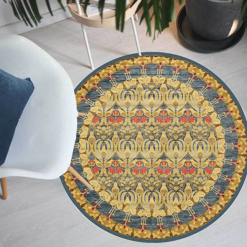 Retro Tribal Circles Pattern Carpet Yellow and Red Polyester Carpet Washable Pet Friendly Non-Slip Carpet for the Living Room