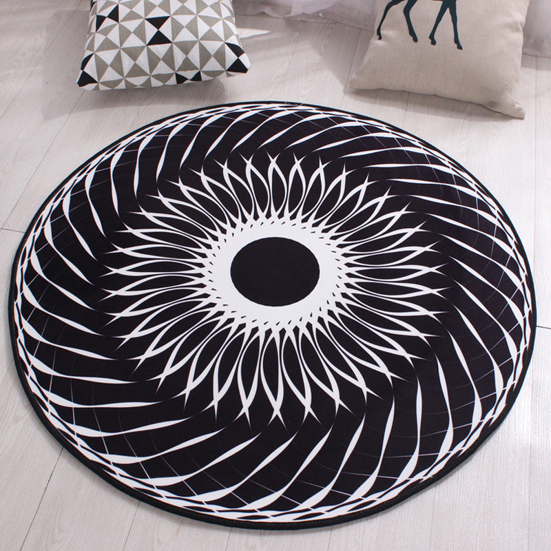 Black and White Moroccan Carpet Polyester Flower Pattern Carpet Pet Friendly Washable Non-Slip Back Carpet for Decoration
