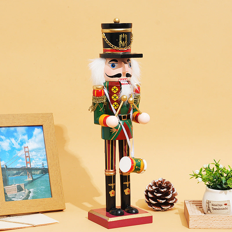 丨 Classic Wooden Nutcracker Doll