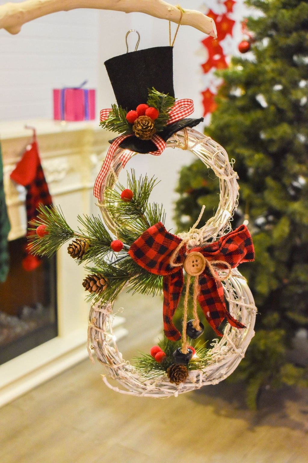 Christmas LED Lighted Vine Door Wreath
