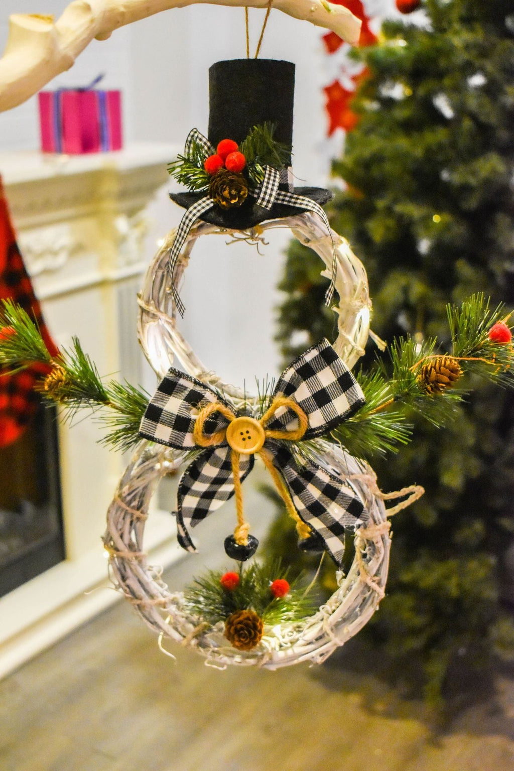 Christmas LED Lighted Vine Door Wreath