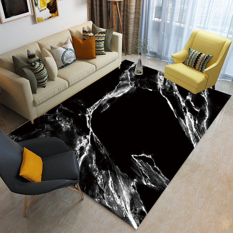 Casual Abstract Rug Black and White Modernist Area Rug Polyester Non-Slip Pet-Friendly Washable Rug for the Living Room