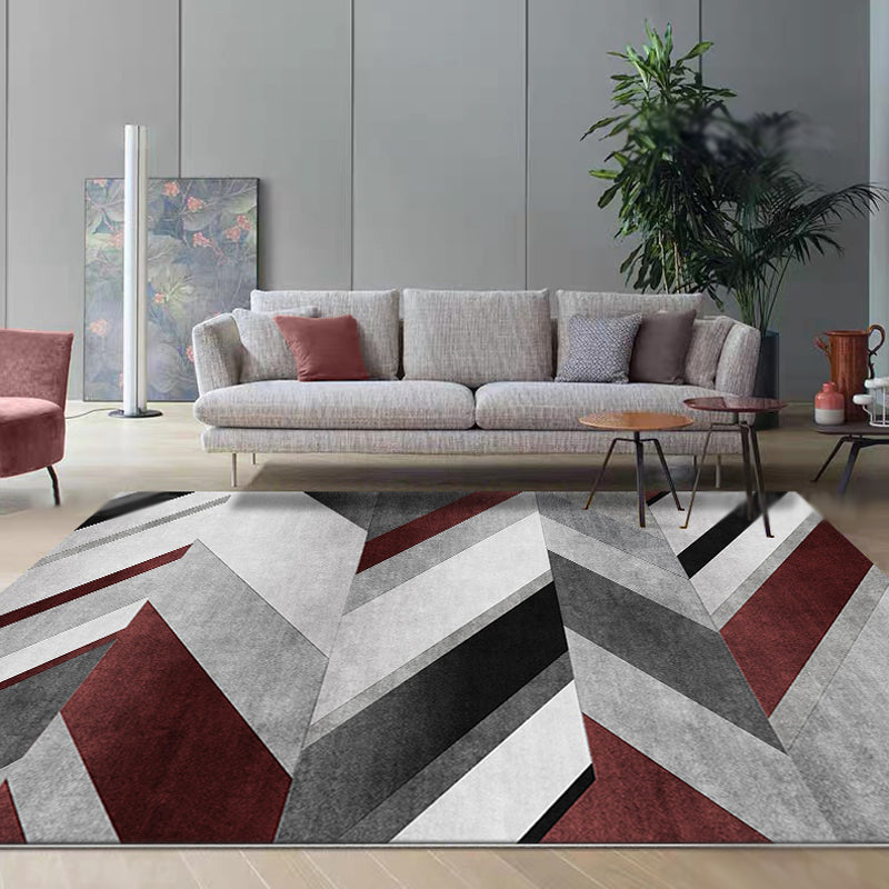High-quality gray rug with striped pattern made of polyester, washable, non-slip backing, pet-friendly rug for the living room