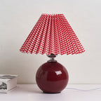 Nordic minimalist 1-light table lamp made of ceramic with pleats