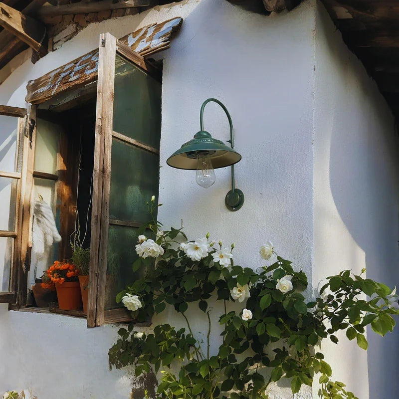 SolaHeritage Wall Light