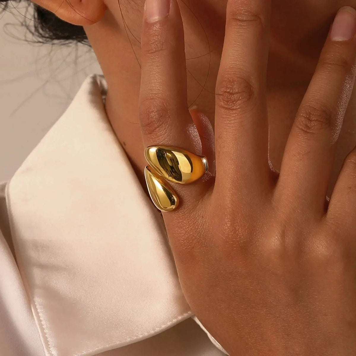 18k Chunky Droplet Wrap Around Ring