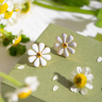 18k Dainty Daisy Floral Earrings