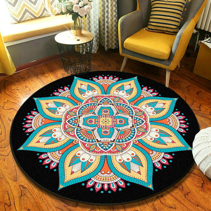 Fancy Mandala Rug Dark Color Moroccan Rug Polyester Pet-Friendly Rug for Living Room