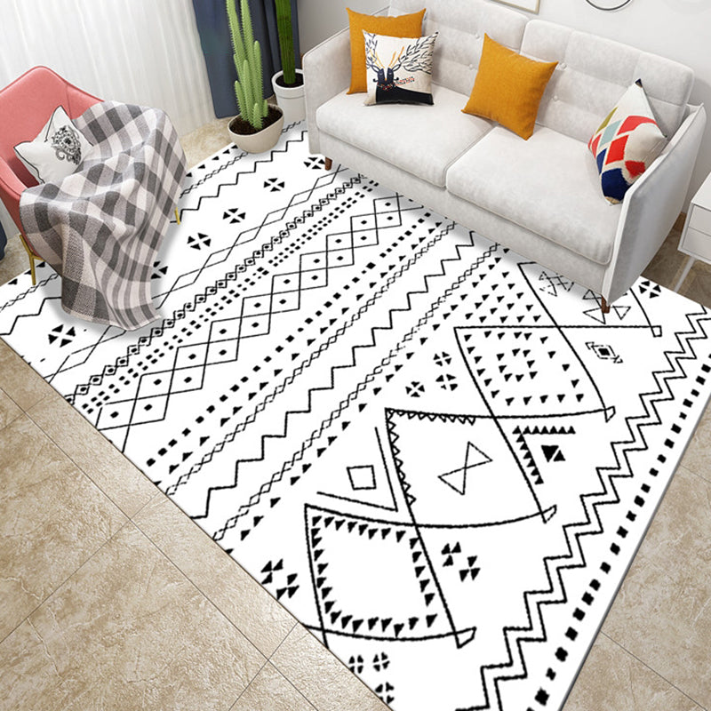 Black and White Geometric Trellis Rug Native Americana Rug for Bedroom Synthetic Pet Friendly Stain Resistant Rug