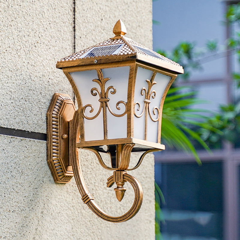 Frosted Glass Curved Lantern Wall Light Traditional Terrace Small/Large Solar LED Wall Lamp in Black/Brass
