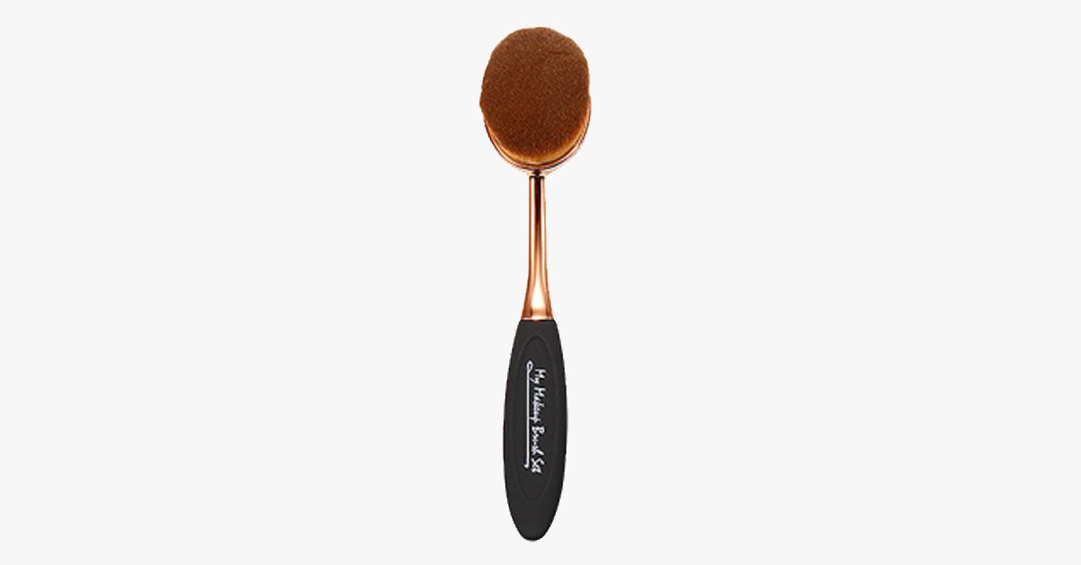 Foundation Oval Brush – Soft and gentle brush for perfect blending of makeup