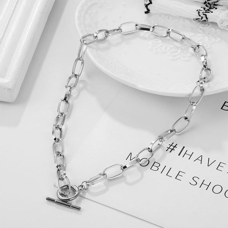 Thick Chain Closure Necklace