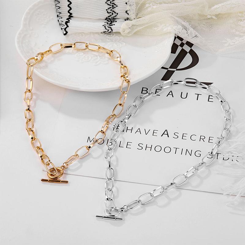 Thick Chain Closure Necklace