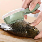 Fish scale remover with catch lid