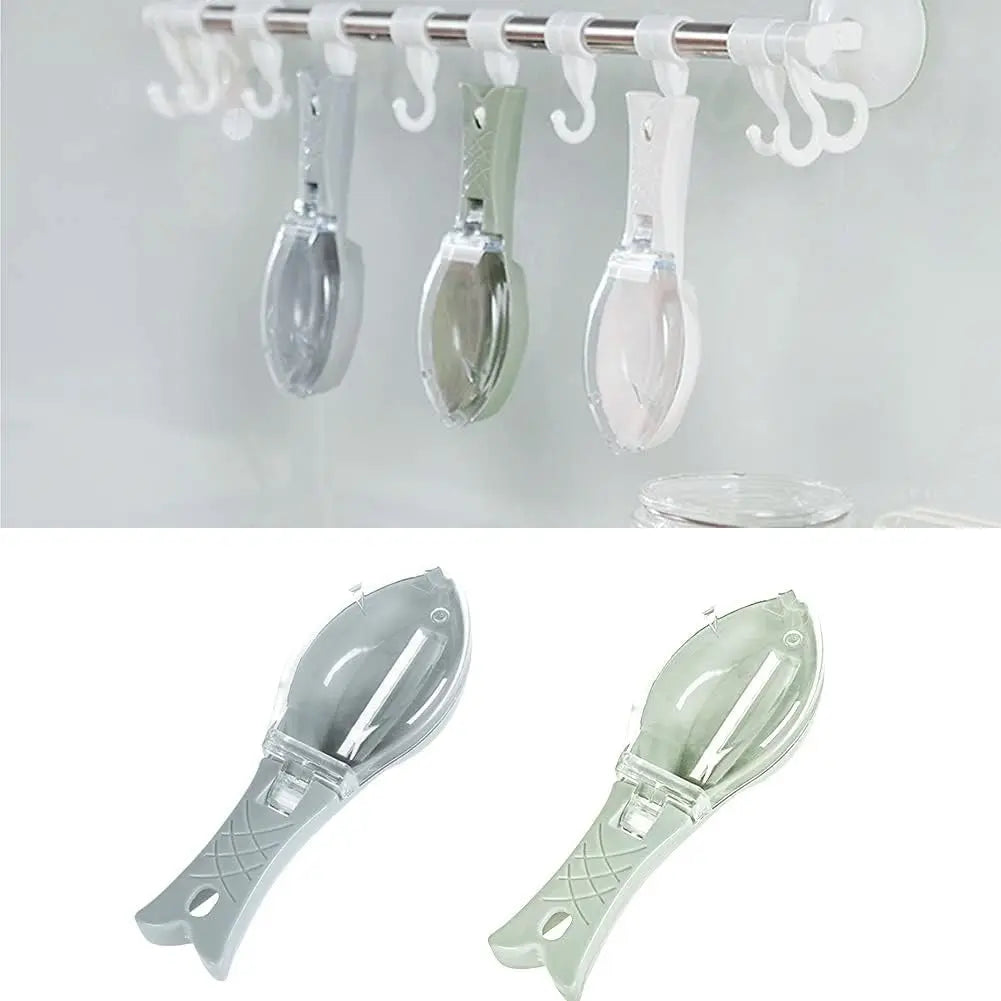 Fish scale remover with catch lid