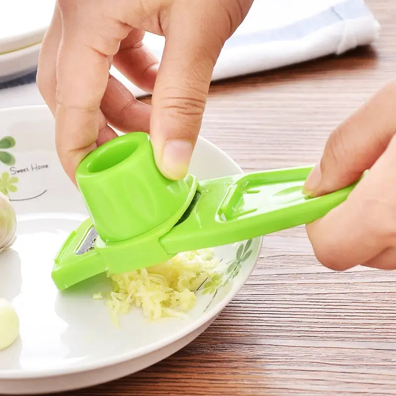 Practical Garlic Press – Ideal for Home Cooking