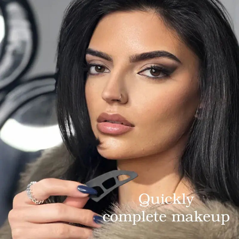Eye makeup aid for even eyeshadow