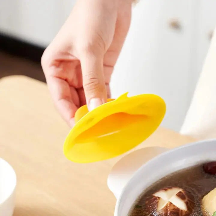 Yellow Ducks heat-resistant silicone mat