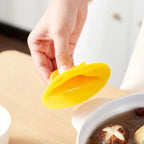 Yellow Ducks heat-resistant silicone mat