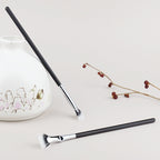 Wavy Eyelash Brush