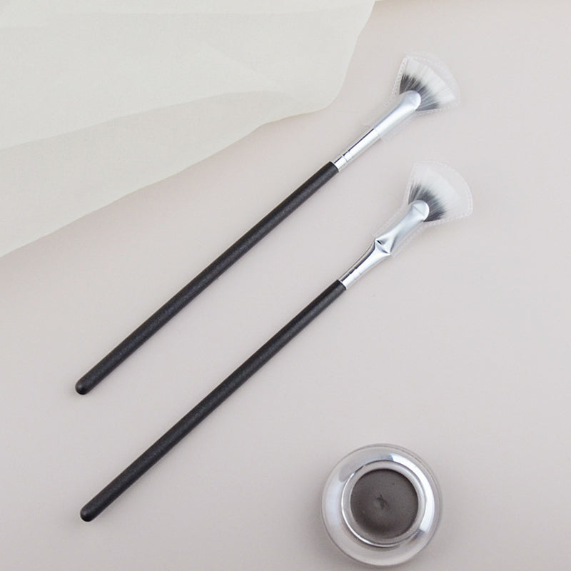 Wavy Eyelash Brush
