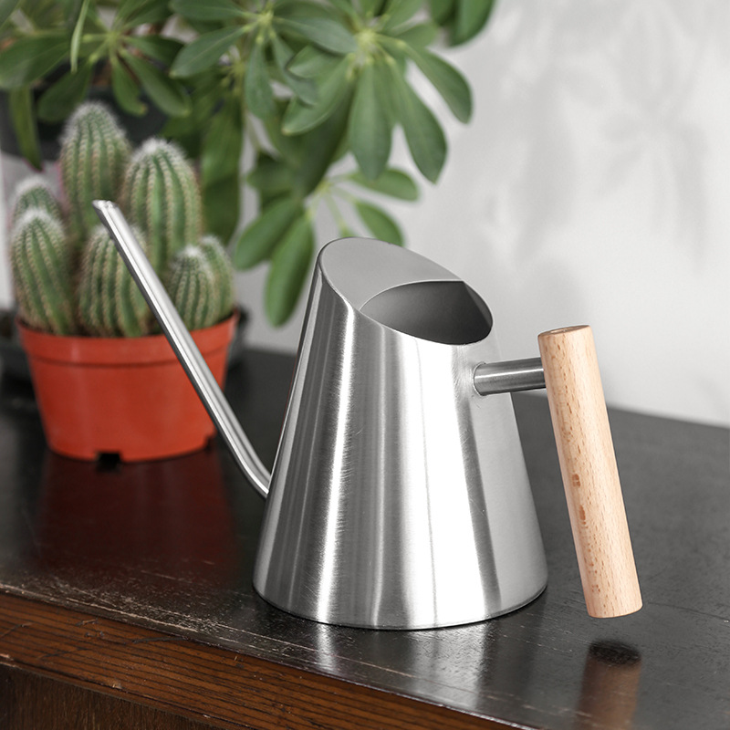 Modern watering can with wooden handle – Stylish watering can for plants in the garden