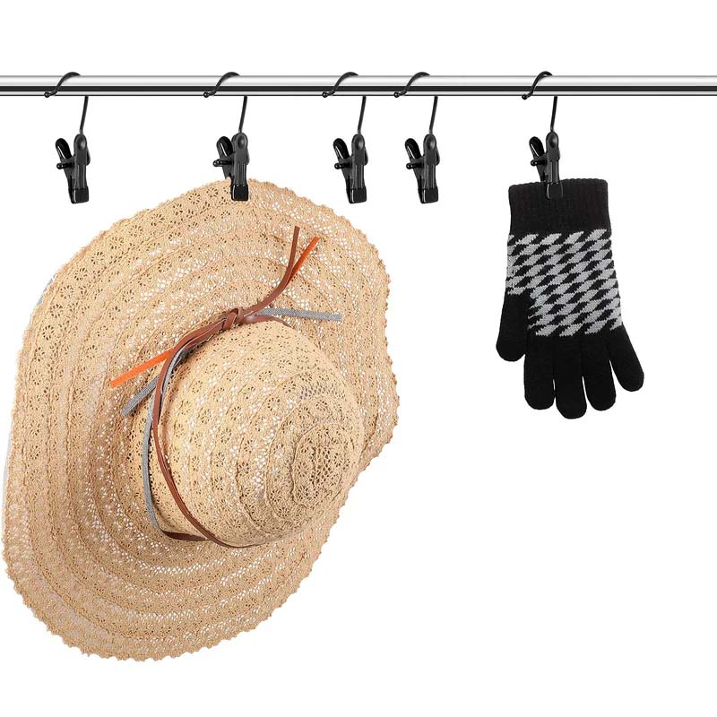Space-saving portable travel hanger clips