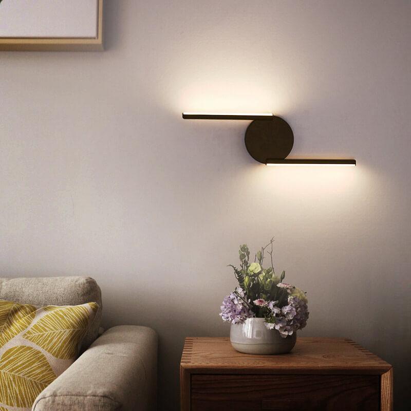 Curved Wall Lamp in Aluminum in Modern Style