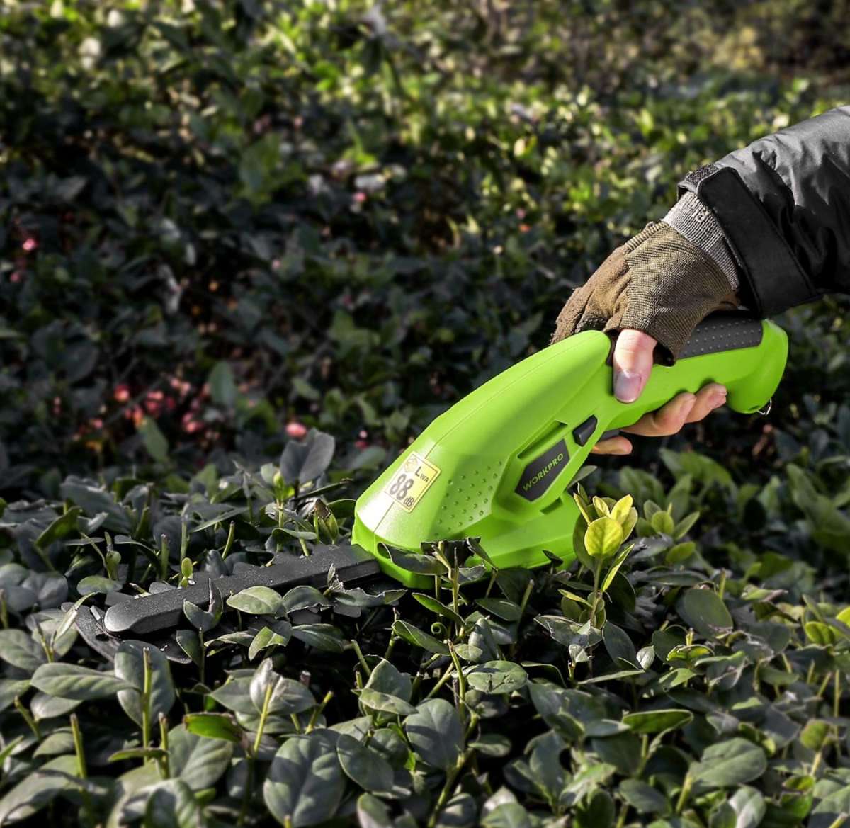 WorkPro Electric Hedge Trimmer | Efficient & Fast Pruning and Trimming!