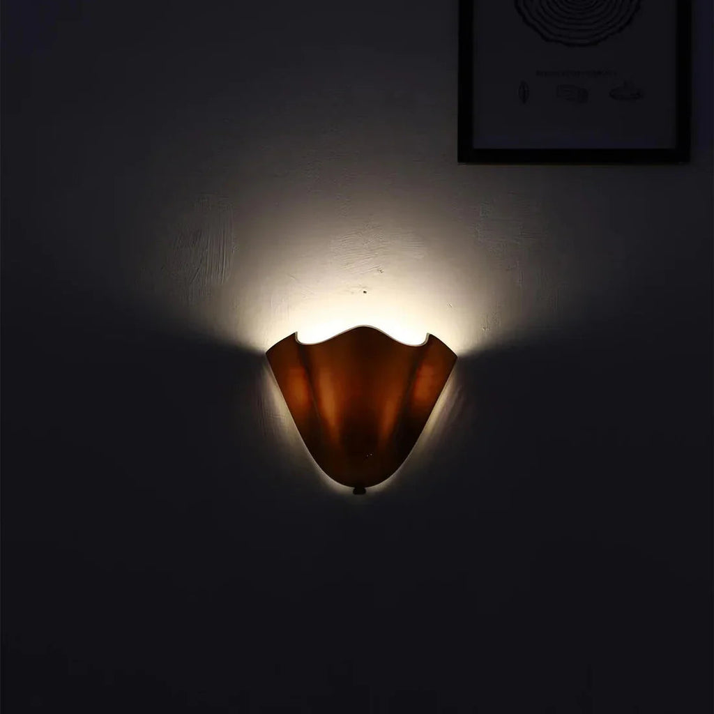 Retro Wall Lamp of Colored Glass in Skirt-Shaped Shell Pattern