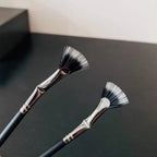 Wavy Eyelash Brush