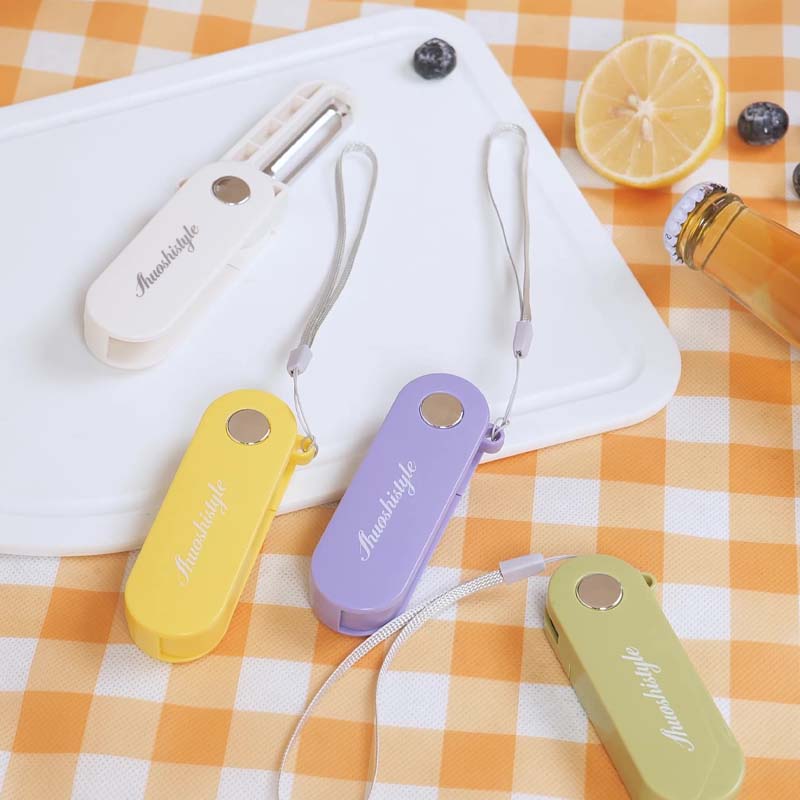 Mini portable folding peeler