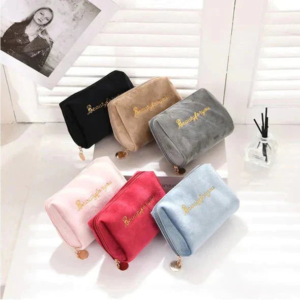 VelvetChic - Elegance and practicality - Chic makeup bag