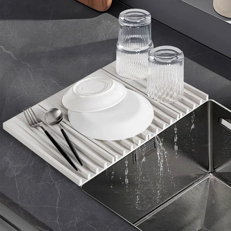 Collapsible Silicone Draining Mat – Heat Resistant Kitchen Drying Mat