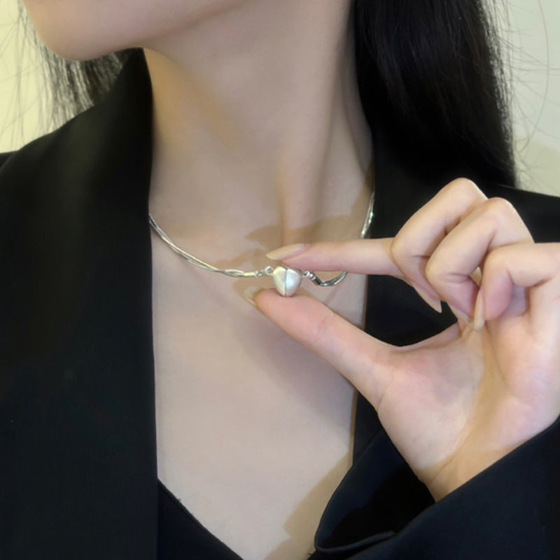 Necklace with magnetic heart pendant