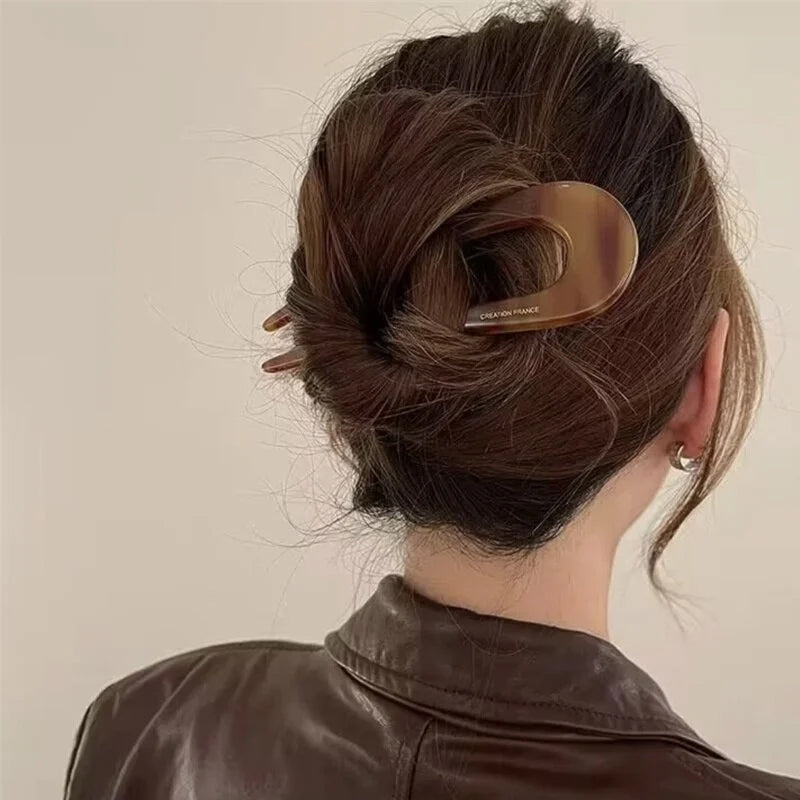 PinTwist Sleek Hair Styling