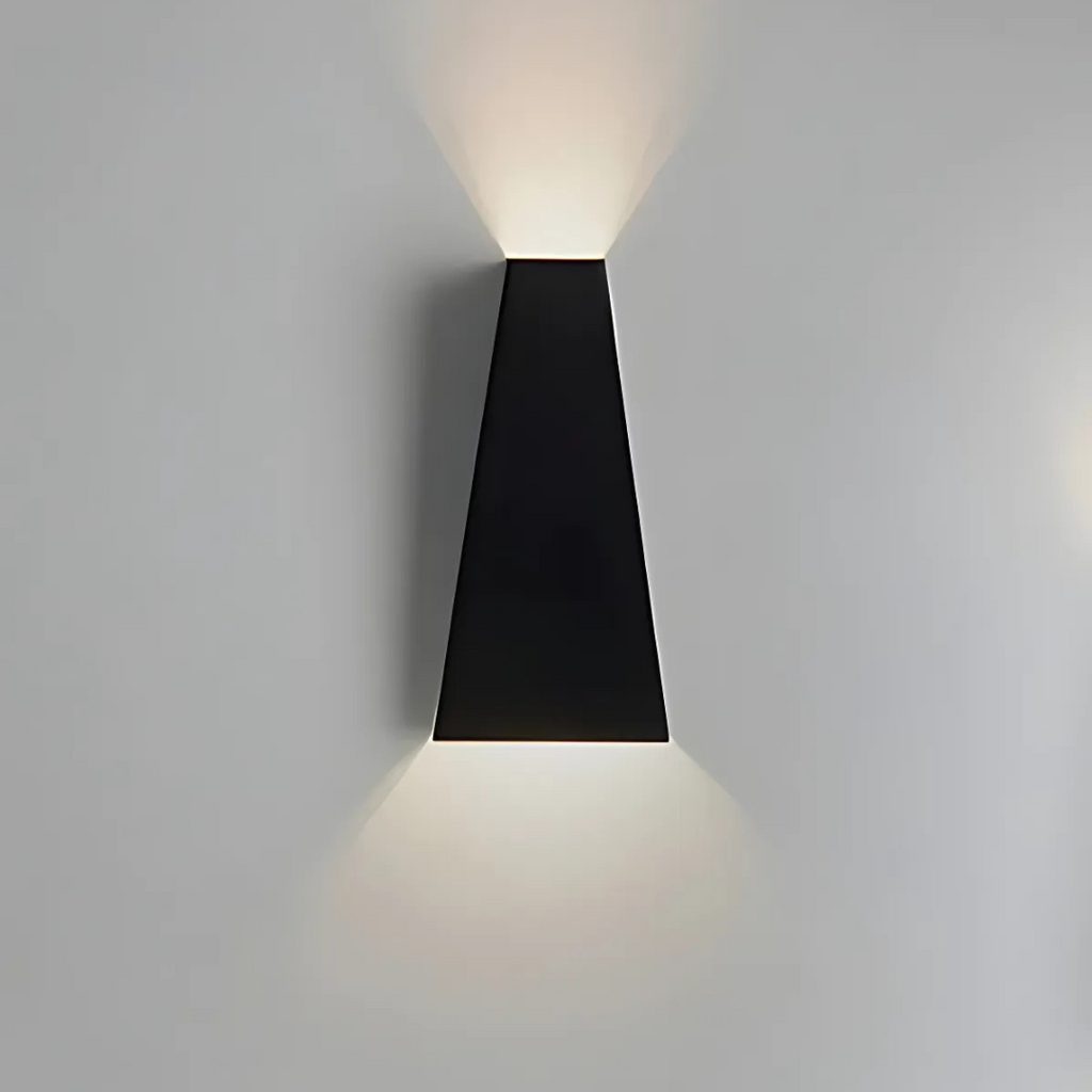 Minimalistic LED Wall Lamp