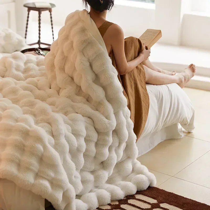 Wearable Fluffy Blanket of Imitation Fur - VeluLuxe