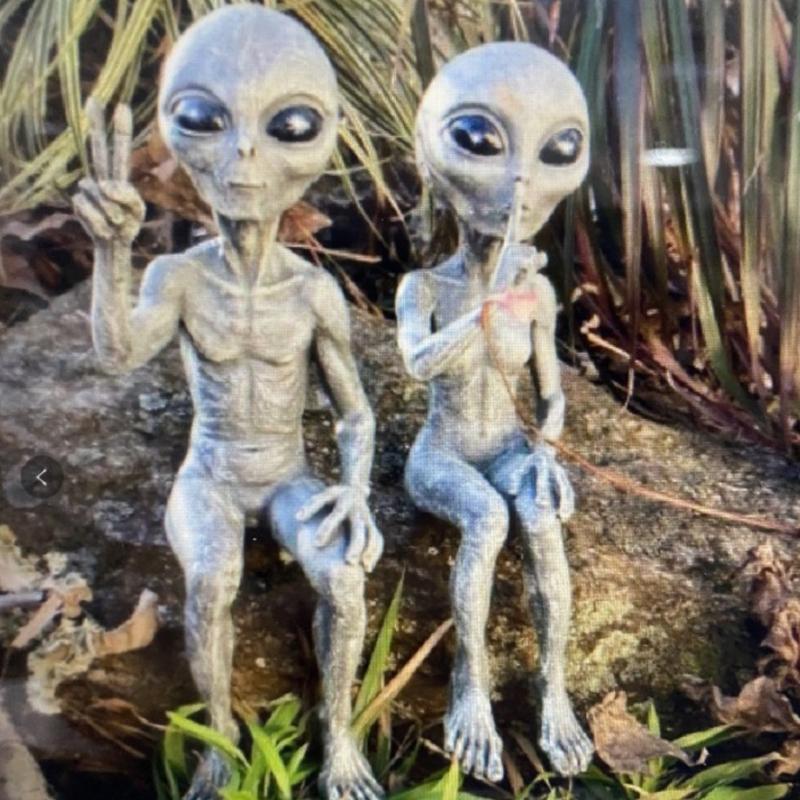 Statue Garden Alien
