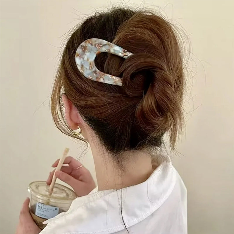 PinTwist Sleek Hair Styling