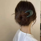 PinTwist Sleek Hair Styling