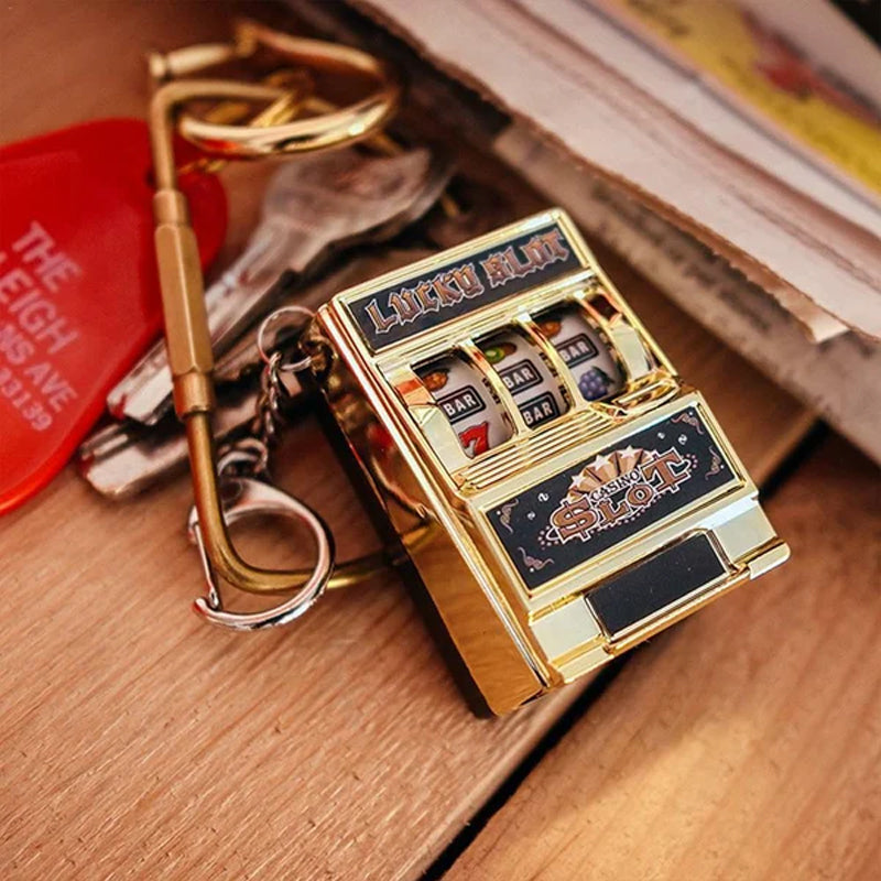 Keychain designed as a slot machine