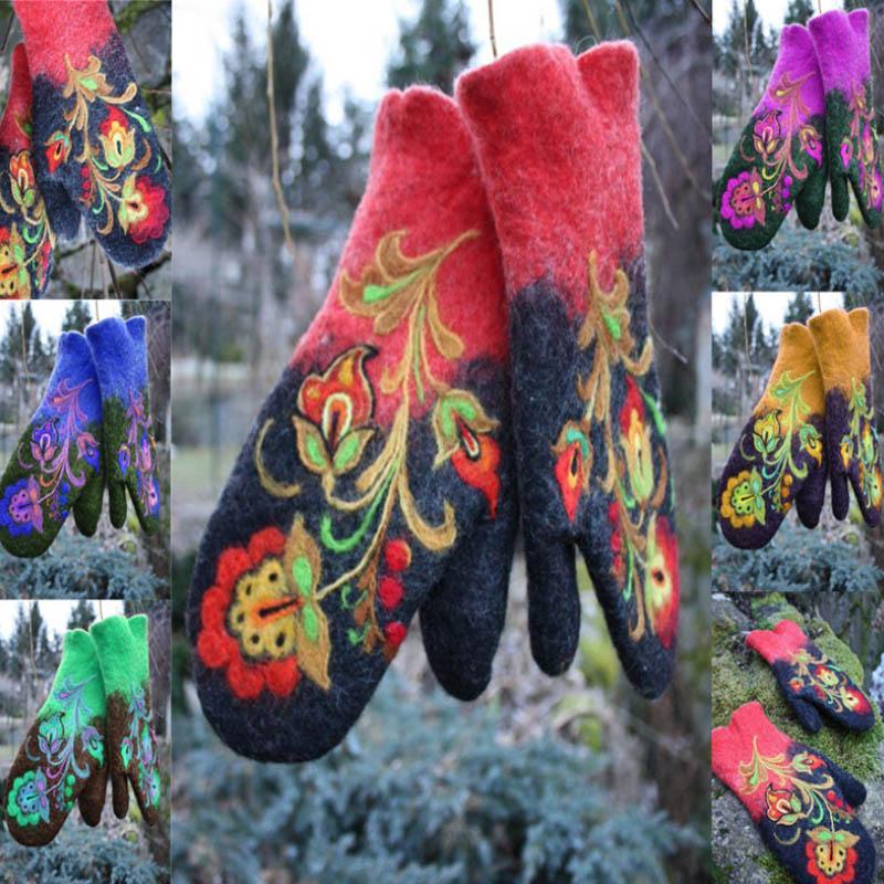 Hand warmer with Christmas flower embroidery