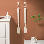 Telescopic adjustable length shoehorn