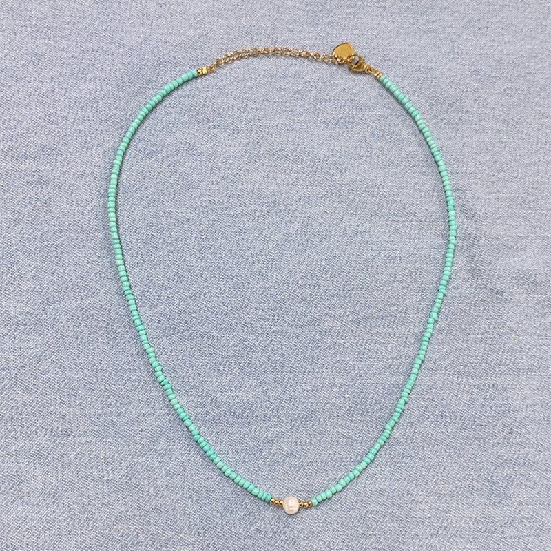 Necklace made of freshwater pearls