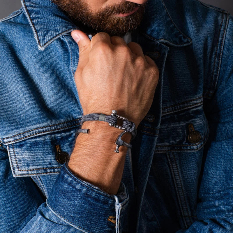 U-shaped buckle nylon braided bracelet